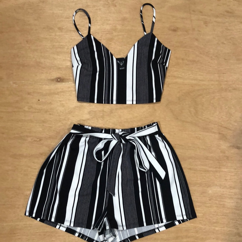 Windsor 2-piece set crop top and shorts